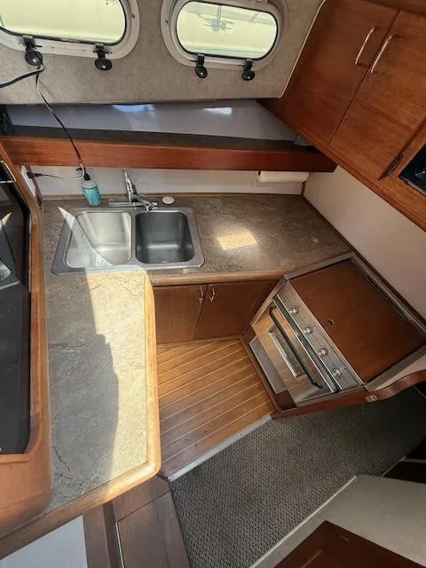 Slide: The Image of Bayliner 3288 Motoryacht 1990 - 33