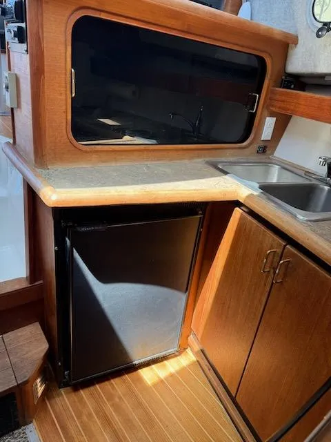 Slide: The Image of Bayliner 3288 Motoryacht 1990 - 36