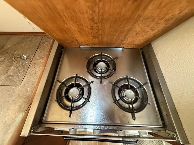 Slide: The Image of Bayliner 3288 Motoryacht 1990 - 37