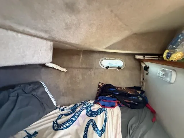 Slide: The Image of Bayliner 3288 Motoryacht 1990 - 41