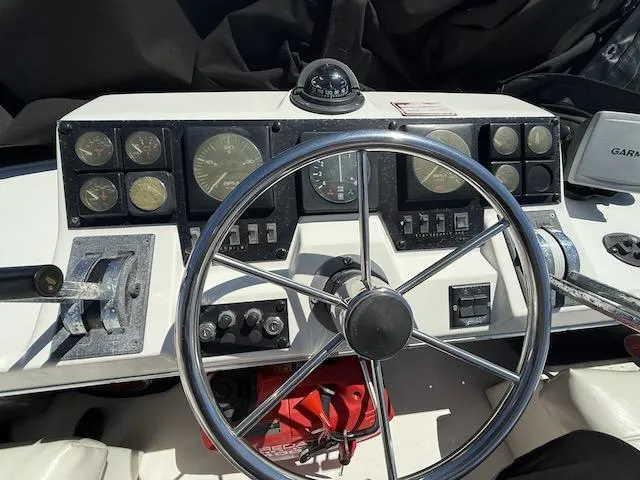 Slide: The Image of Bayliner 3288 Motoryacht 1990 - 51