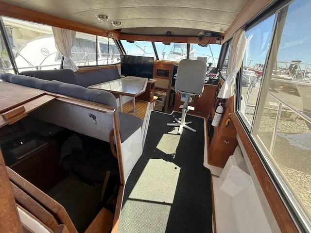 Slide: The Image of Bayliner 3288 Motoryacht 1990 - 6