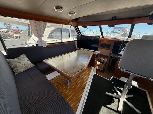 Slide: The Image of Bayliner 3288 Motoryacht 1990 - 8