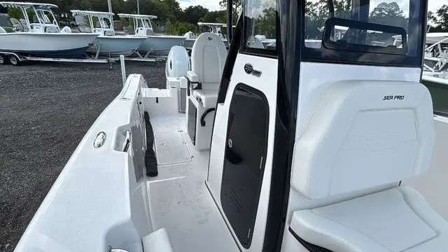 Slide: The Image of Sea Pro 262 CC 2025 - 23