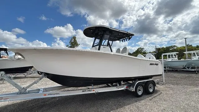 Slide: The Image of Sea Pro 262 CC 2025 - 9