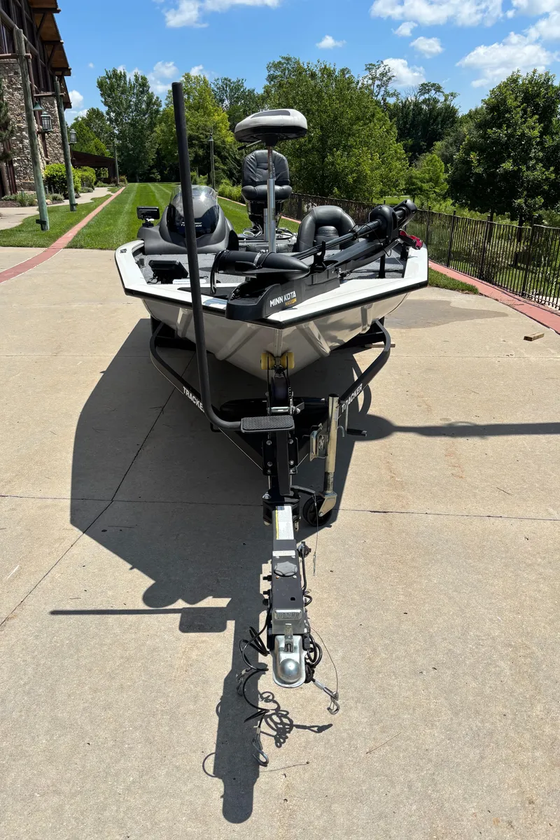 Slide: The Image of 2020 Tracker Pro Team 195 TXW Tournament Edition boat on a sunny day. - 5