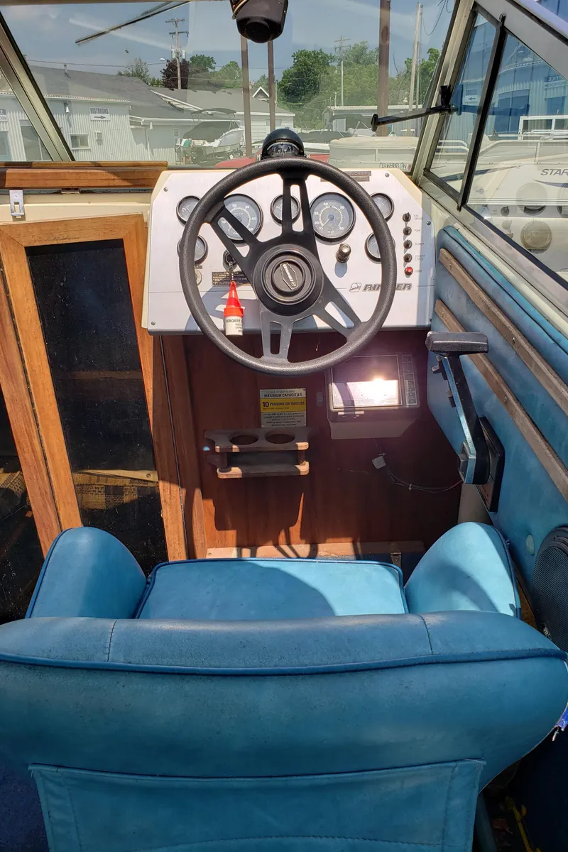 Rinker V205 Cuddy Cabin 1984 - Marine Source, image size:800x1200