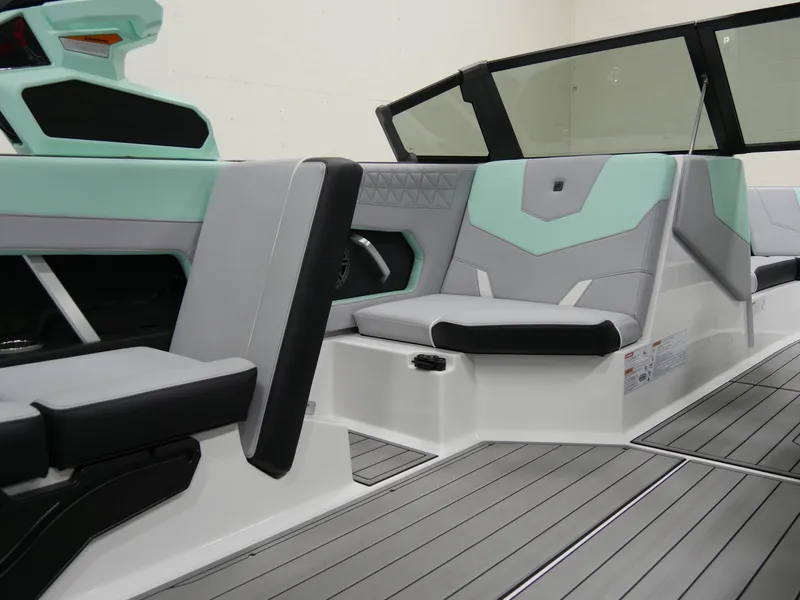 Slide: The Image of Nautique Super Air Nautique GS22 2025 - 11