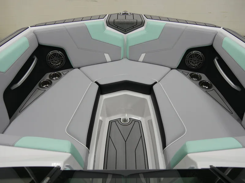 Slide: The Image of Nautique Super Air Nautique GS22 2025 - 15