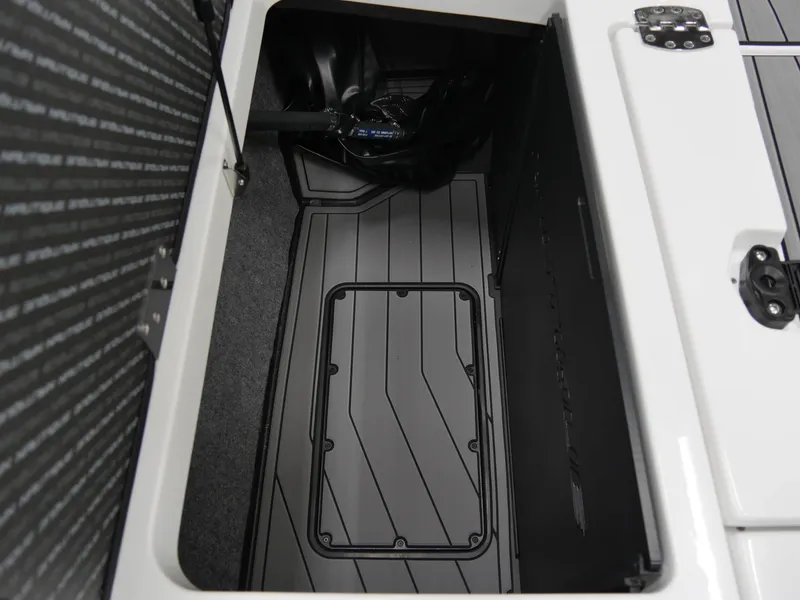 Slide: The Image of Nautique Super Air Nautique GS22 2025 - 18