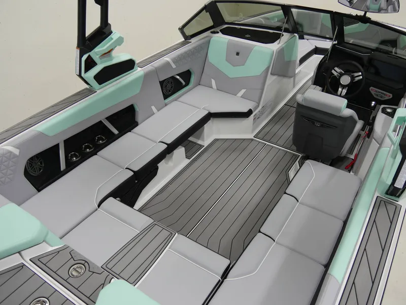 Slide: The Image of Nautique Super Air Nautique GS22 2025 - 9