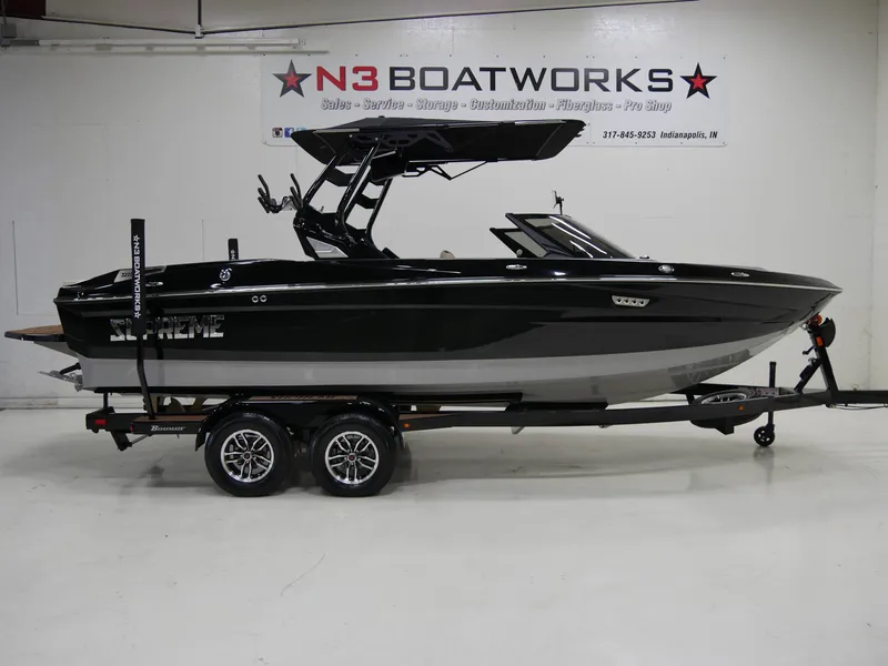 The Image of Supreme S220 2025 - 1