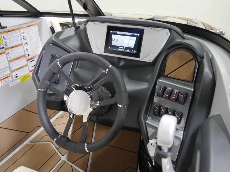 Slide: The Image of Supreme S220 2025 - 10