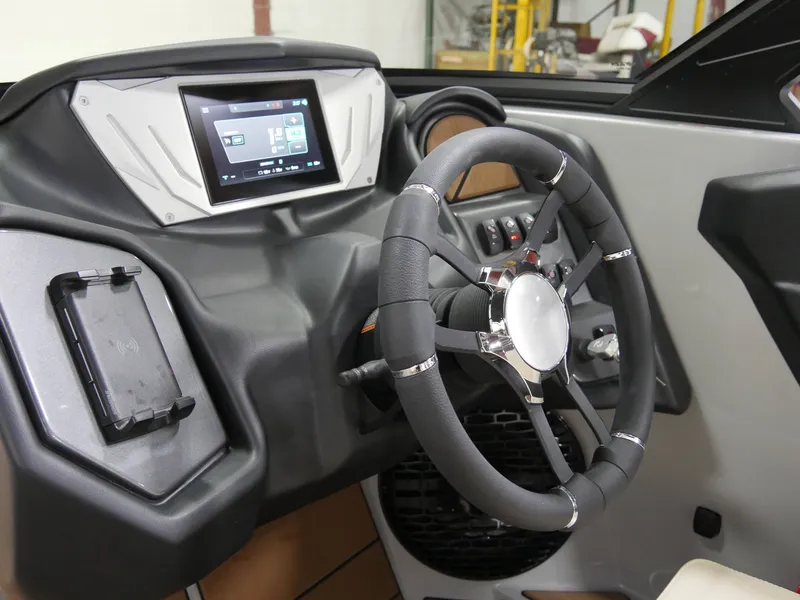 Slide: The Image of Supreme S220 2025 - 11