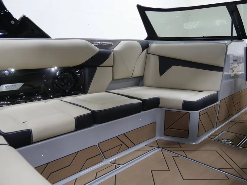 Slide: The Image of Supreme S220 2025 - 15