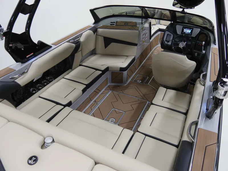 Slide: The Image of Supreme S220 2025 - 8