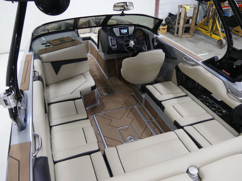 Slide: The Image of Supreme S220 2025 - 9