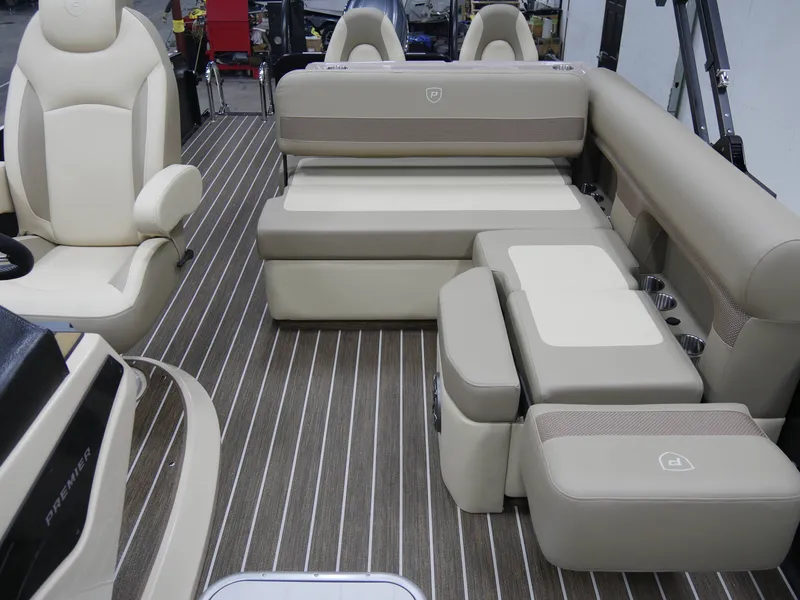 Slide: The Image of Premier 230 Sunsation RS 2025 - 10