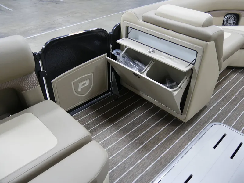 Slide: The Image of Premier 230 Sunsation RS 2025 - 15