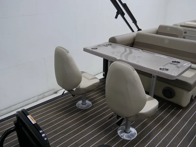 Slide: The Image of Premier 230 Sunsation RS 2025 - 18