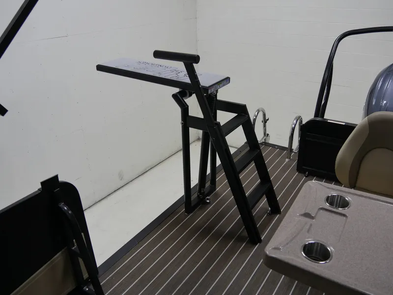 Slide: The Image of Premier 230 Sunsation RS 2025 - 23