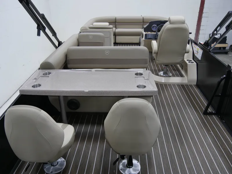 Slide: The Image of Premier 230 Sunsation RS 2025 - 9