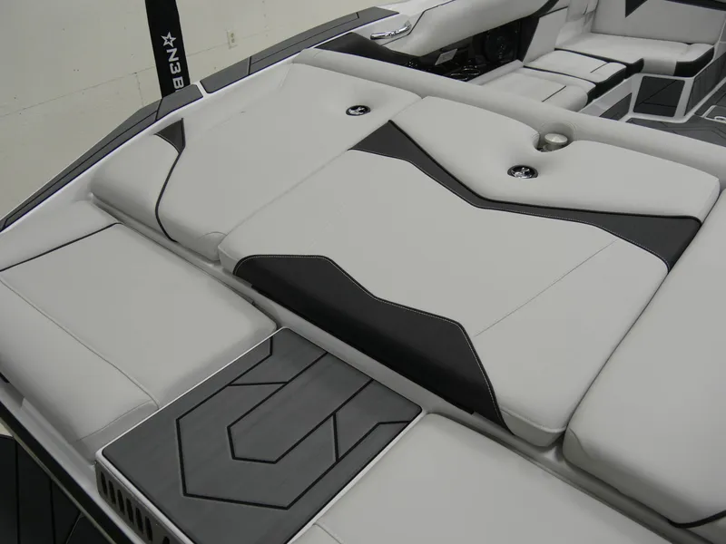 Slide: The Image of Supreme S240 2025 - 10