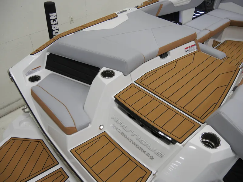 Slide: The Image of Nautique Super Air Nautique S21 2025 - 12
