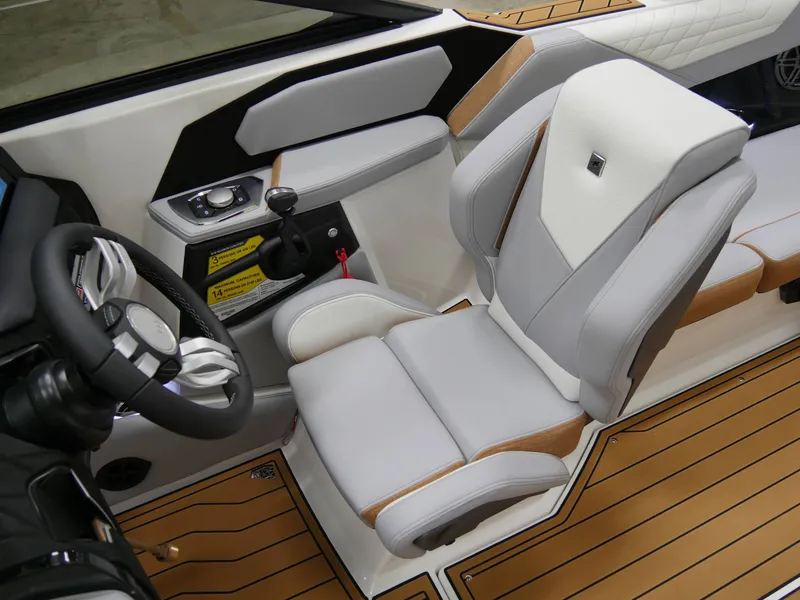Slide: The Image of Nautique Super Air Nautique S21 2025 - 15