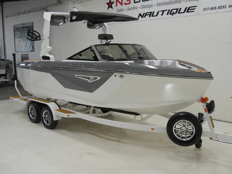 Slide: The Image of Nautique Super Air Nautique S21 2025 - 2