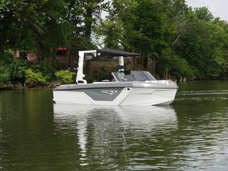 Slide: The Image of Nautique Super Air Nautique S21 2025 - 24