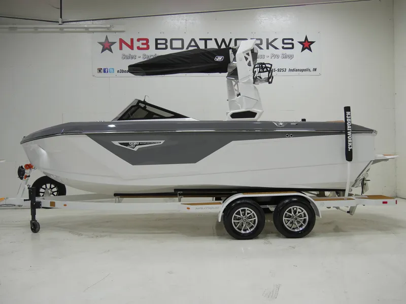 Slide: The Image of Nautique Super Air Nautique S21 2025 - 5