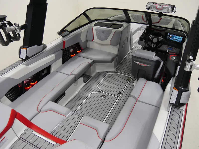 Slide: The Image of Nautique G23 2023 - 10