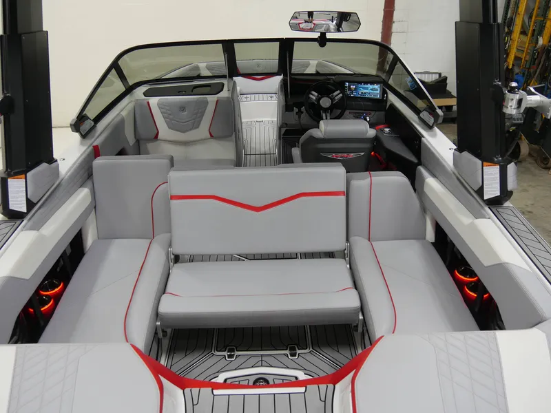 Slide: The Image of Nautique G23 2023 - 12