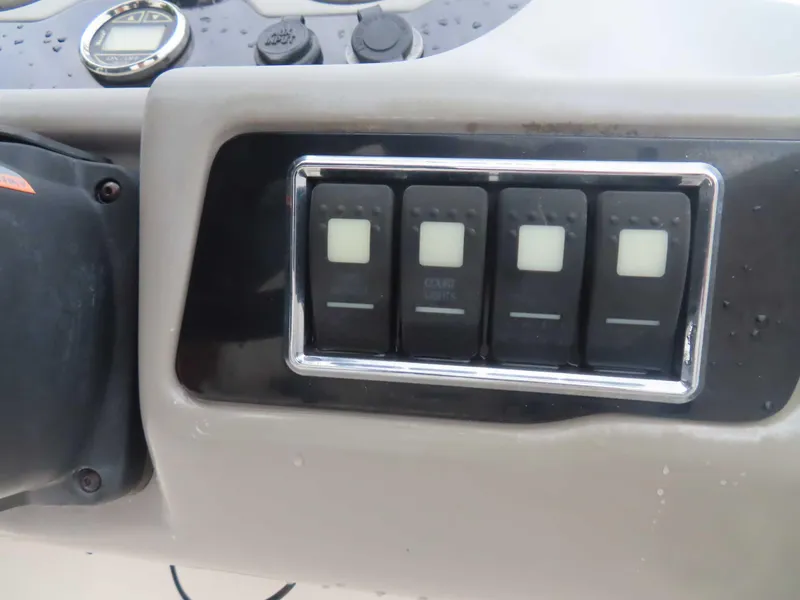 Slide: The Image of Chaparral 191 Suncoast 2018 - 20