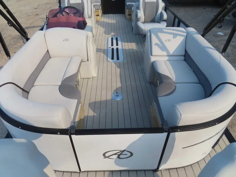 Slide: The Image of Avalon LSZ 2485 QL 2018 - 11