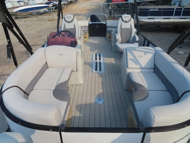 Slide: The Image of Avalon LSZ 2485 QL 2018 - 12