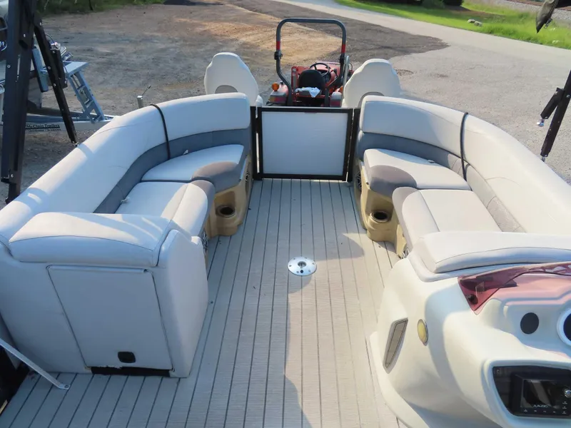 Slide: The Image of Avalon LSZ 2485 QL 2018 - 13