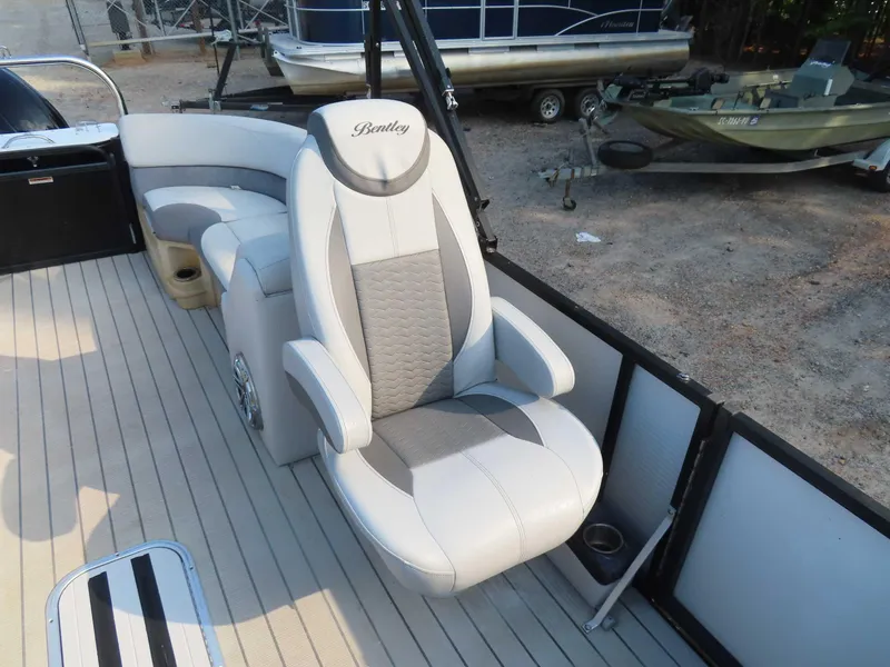 Slide: The Image of Avalon LSZ 2485 QL 2018 - 15