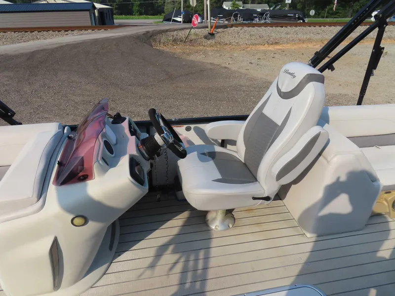 Slide: The Image of Avalon LSZ 2485 QL 2018 - 17