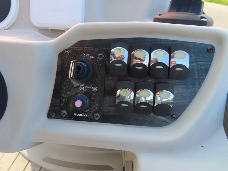 Slide: The Image of Avalon LSZ 2485 QL 2018 - 19