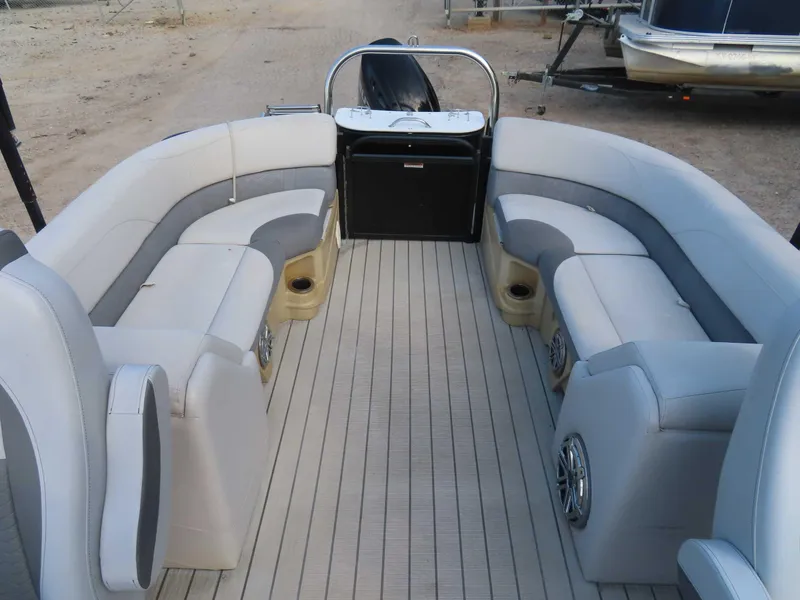 Slide: The Image of Avalon LSZ 2485 QL 2018 - 23