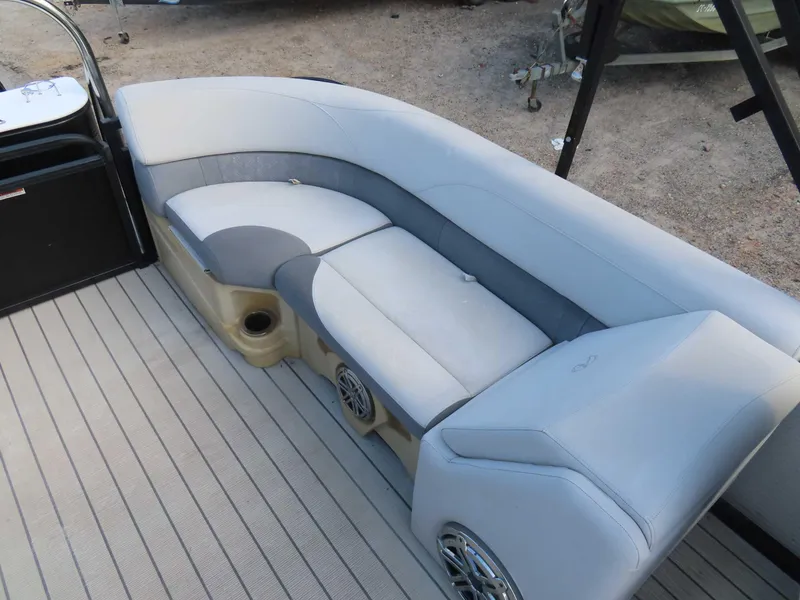 Slide: The Image of Avalon LSZ 2485 QL 2018 - 24