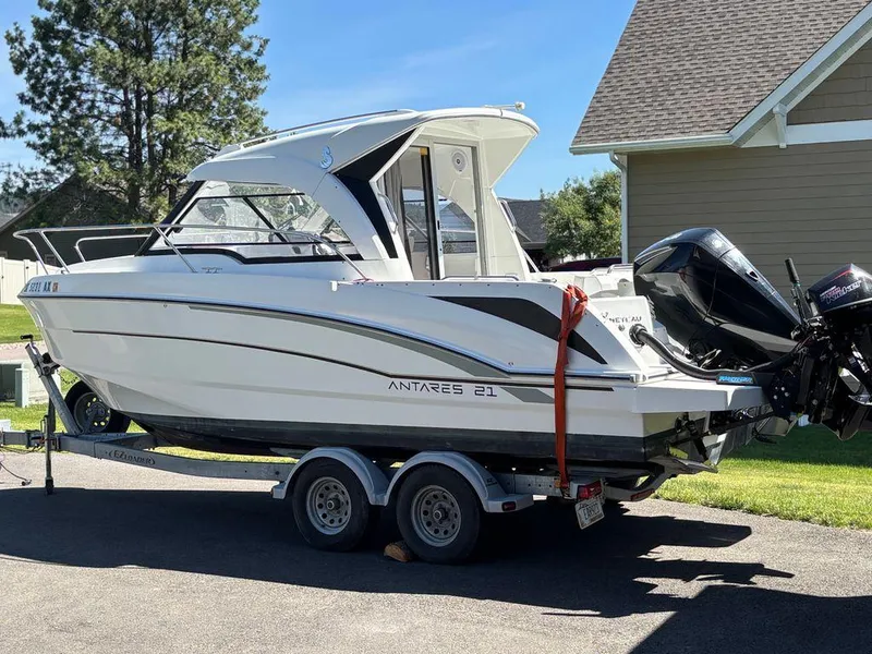 Slide: The Image of Beneteau Antares 2020 - 2