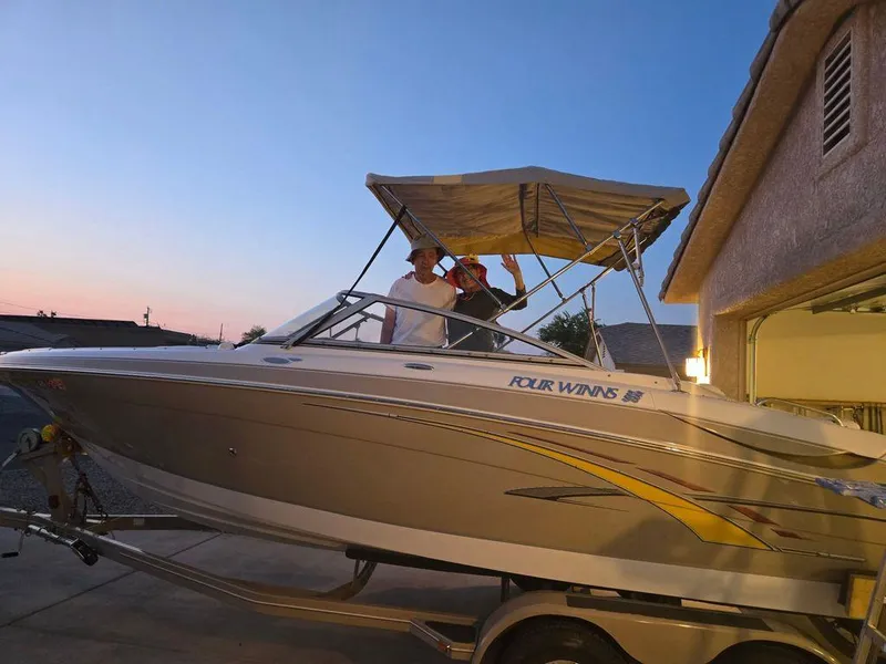 Slide: The Image of Four Winns 220 Horizon 2007 - 2