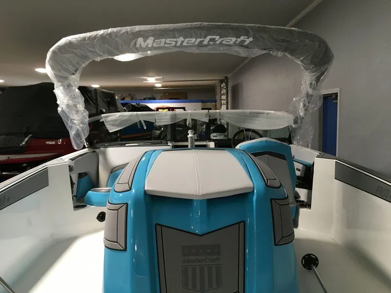 Slide: The Image of MasterCraft ProStar 2021 - 10