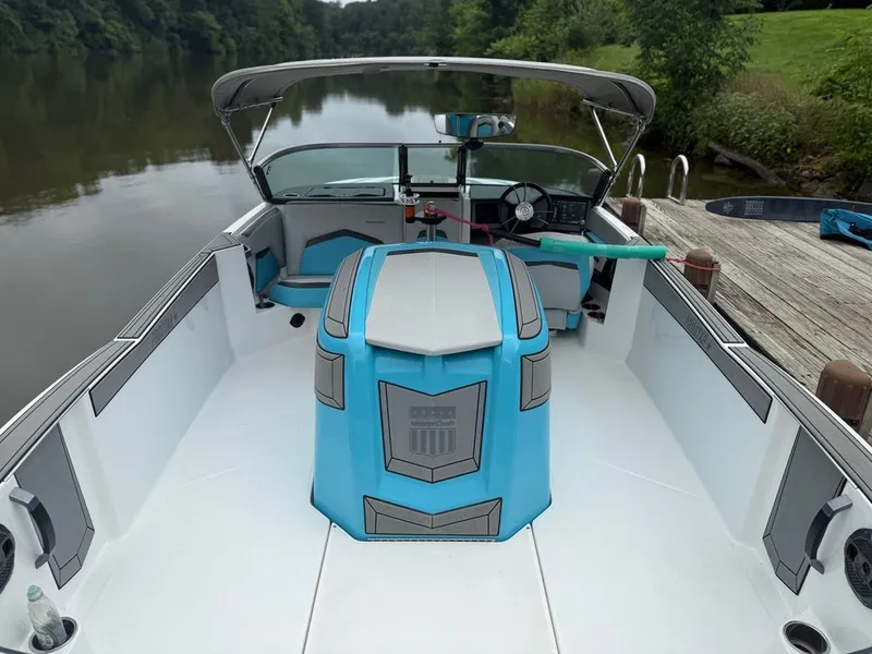 Slide: The Image of MasterCraft ProStar 2021 - 2