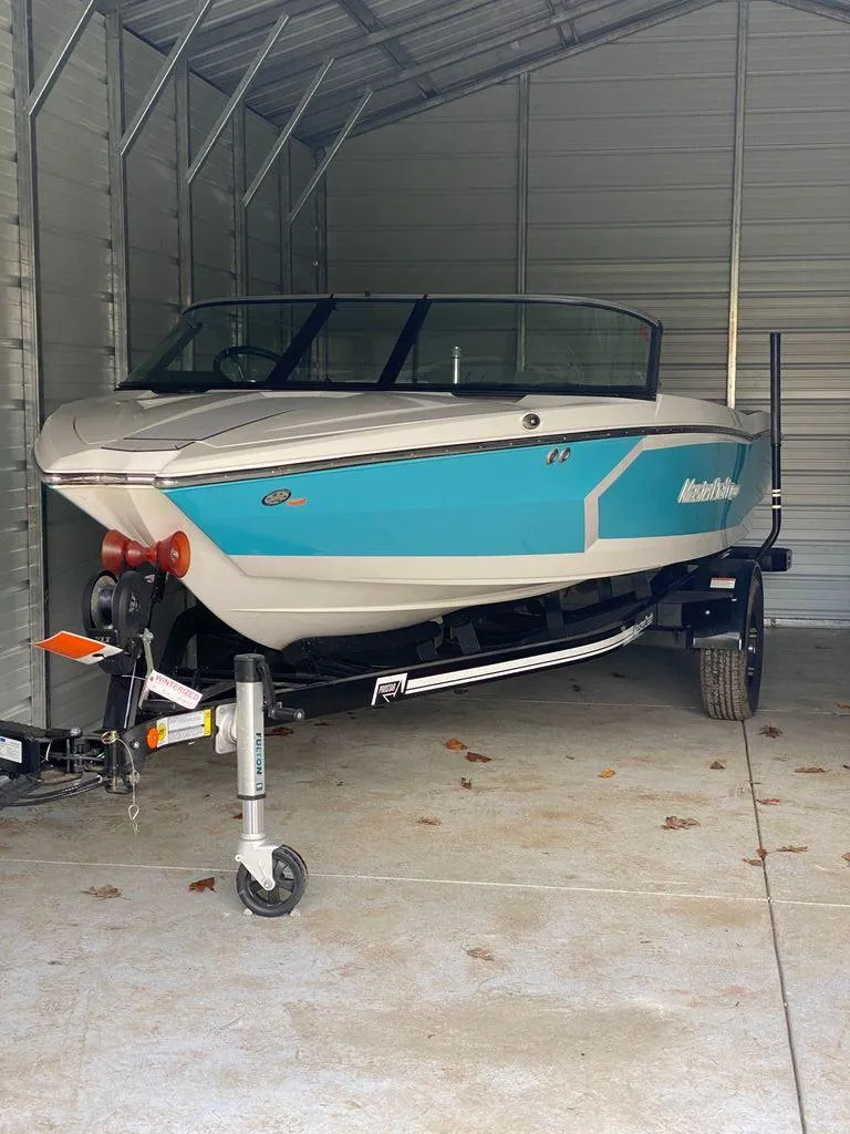 Slide: The Image of MasterCraft ProStar 2021 - 4