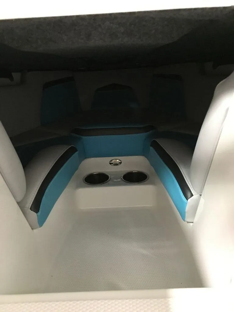 Slide: The Image of MasterCraft ProStar 2021 - 8