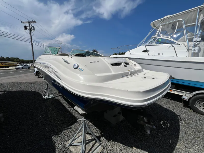 Slide: The Image of Sea Ray 220 Sundeck 2006 - 10